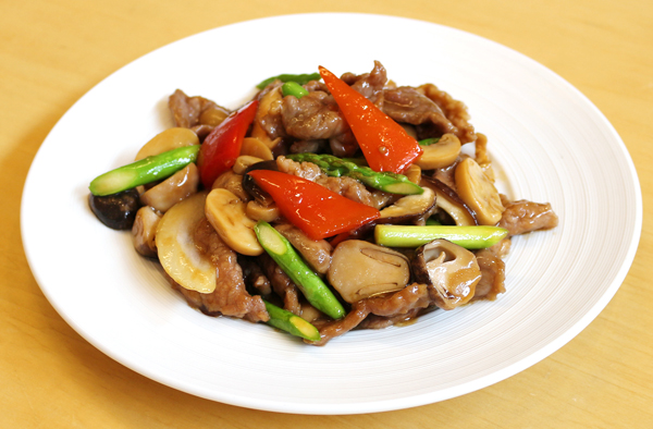 3種のキノコと牛肉の炒め